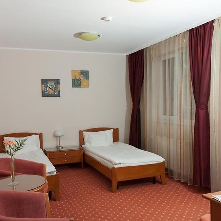 Hotel Hermes 알바루리아 외부 사진