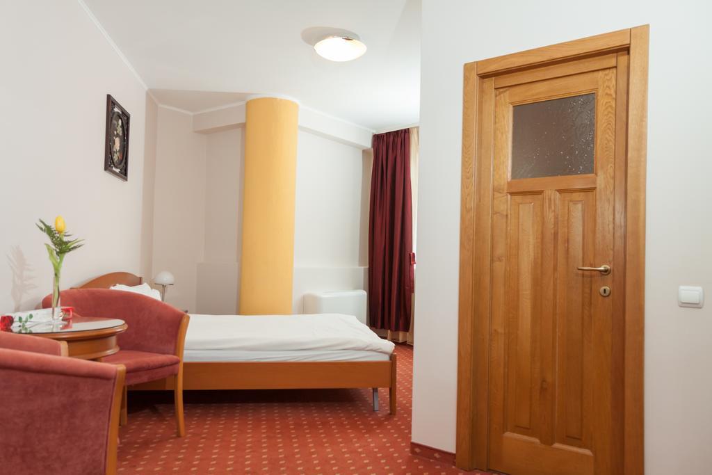 Hotel Hermes 알바루리아 객실 사진